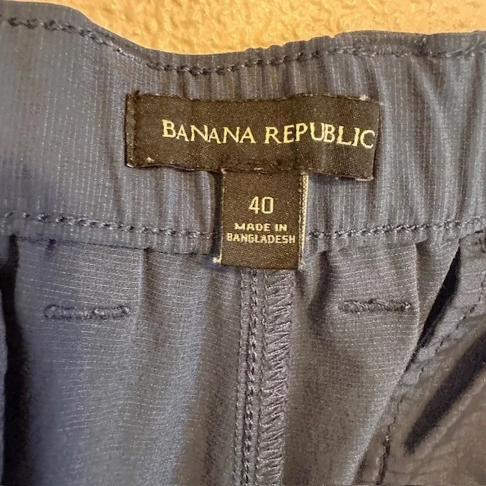 Banana Republic Men's Blue Lightweight Flat Front‎ Chino Shorts 40 Inseam 9